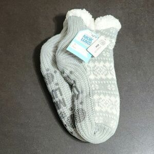 Muk Luks slippers infused with aloe. Size 6/8